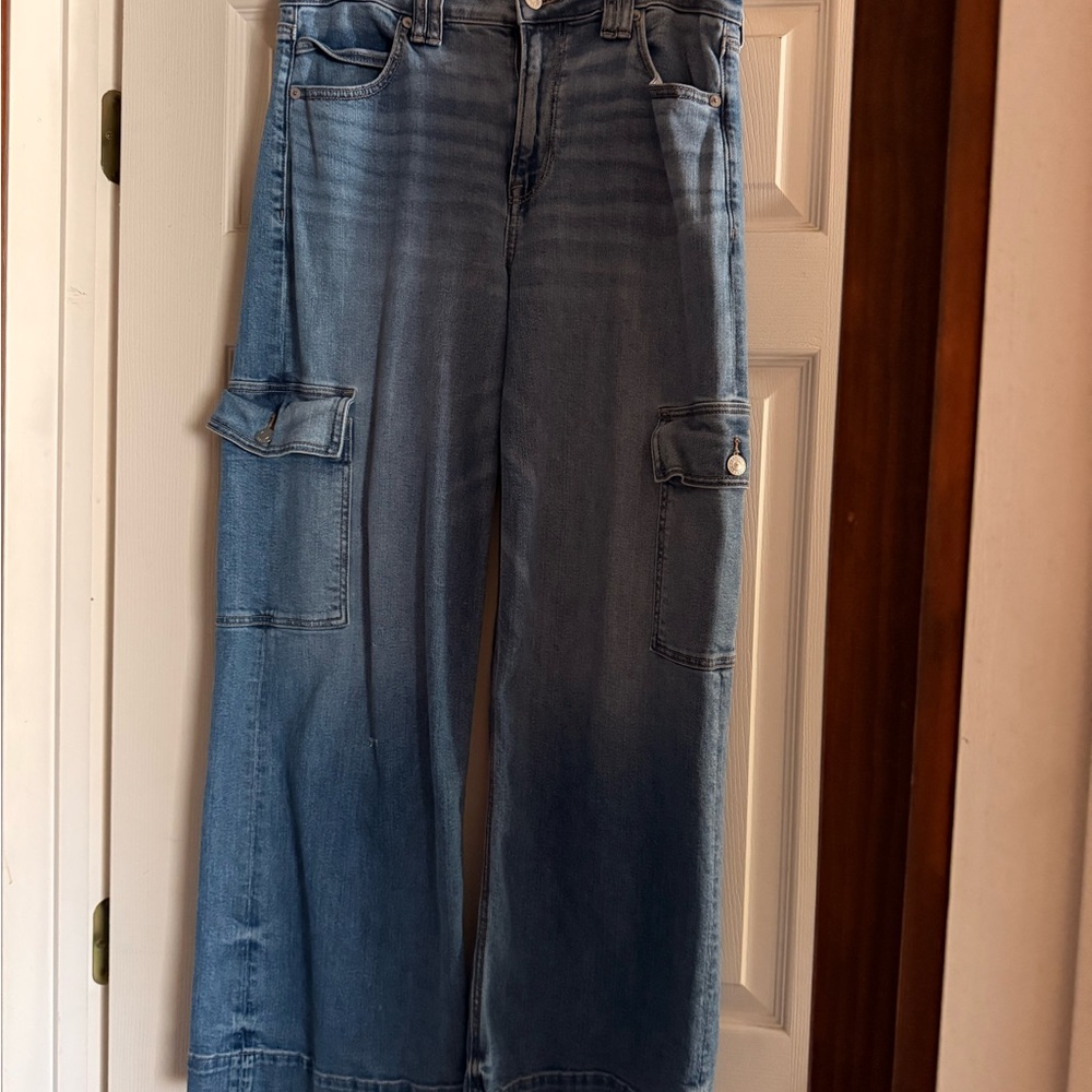 American Eagle super high rise baggy  Cargo Jeans (short)